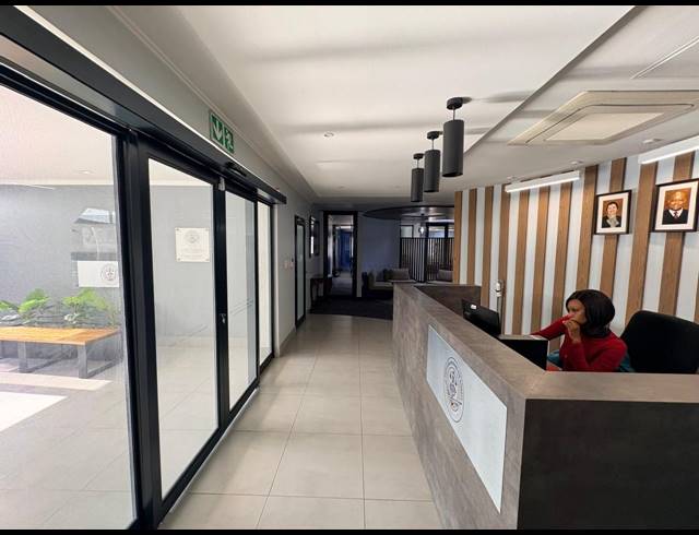 461M² OFFICE TO LET IN VORNA VALLEY